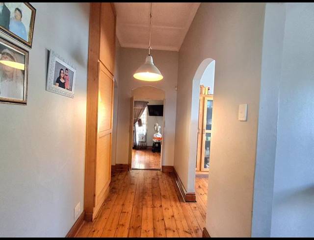 6 BEDROOM HOUSE FOR SALE IN DOONSIDE